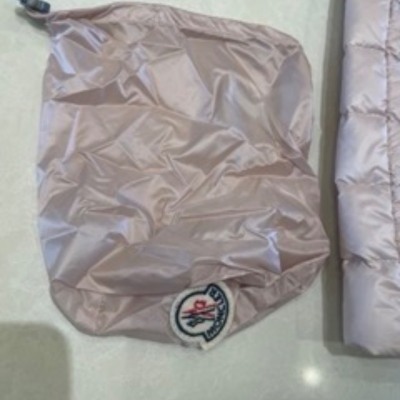 Moncler Down Jacket Pink Girls - Picture 5 of 5